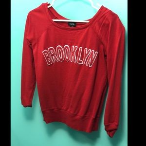 Red “BROOKLYN” sweater rue 21 Small